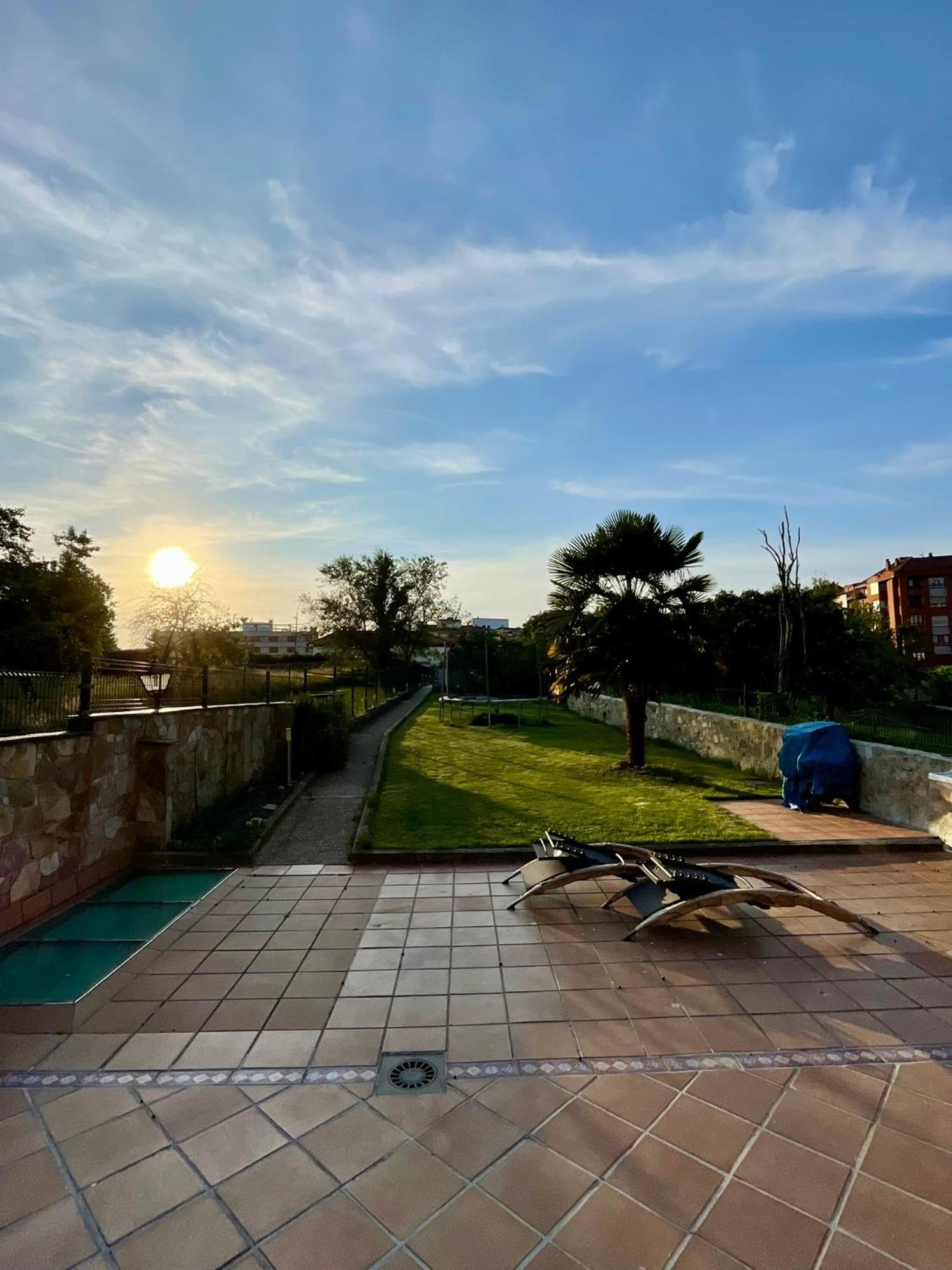 La Santina Y Su Jardin Apartment Aviles Luaran gambar